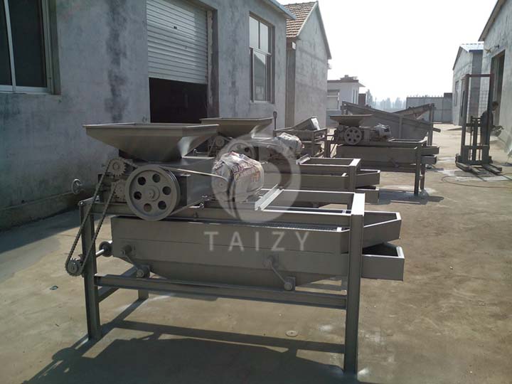 Peach Nut Cracker / Black Walnut Cracker / Almond Sheller 5 Almond sheller