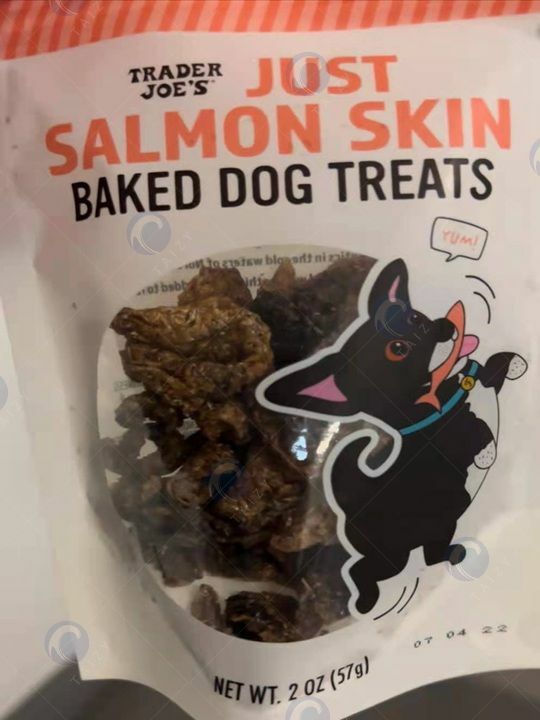 Fried salmon skin snacks