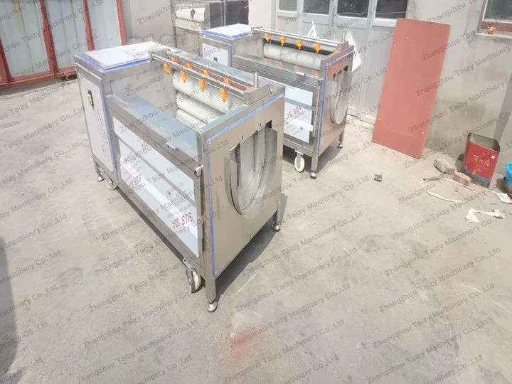 equipo de pelado de patatas en la fábrica de Taizy