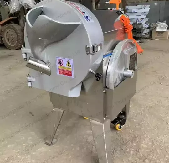 Vegetable cutter with cutting blades
