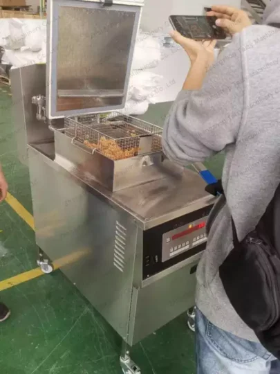 Commercial Pressure Fryer For Chicken Frying 16 Customer visit for pressure fryer